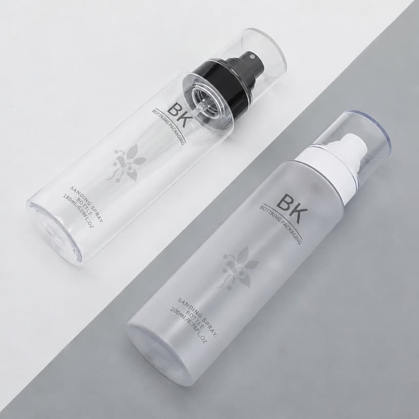 Clear Mist Spray Bottle Custom Color Cosmetic Plastic Bottle — closure and dispensing detail